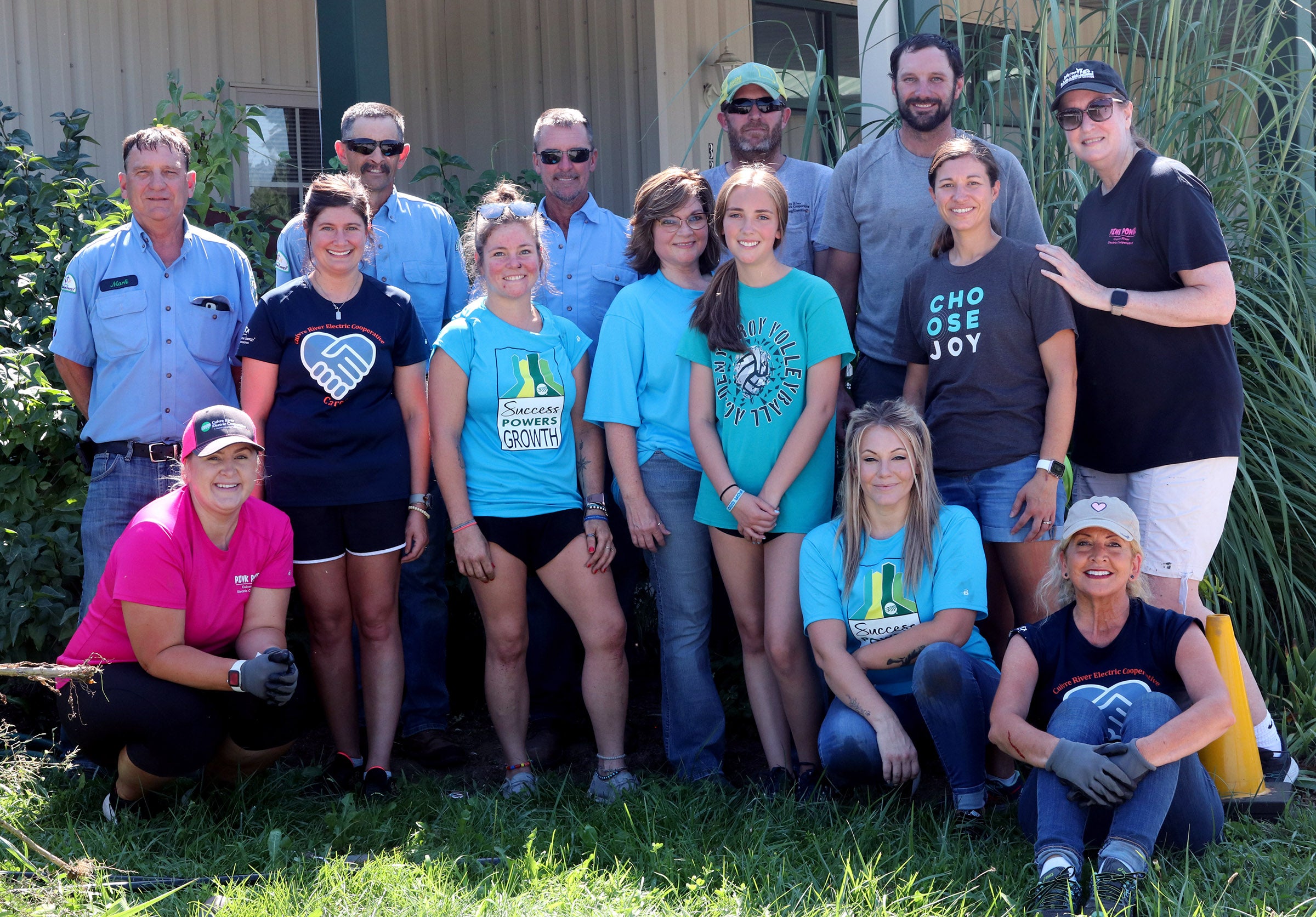 Cuivre employees volunteer at TreeHouse STL